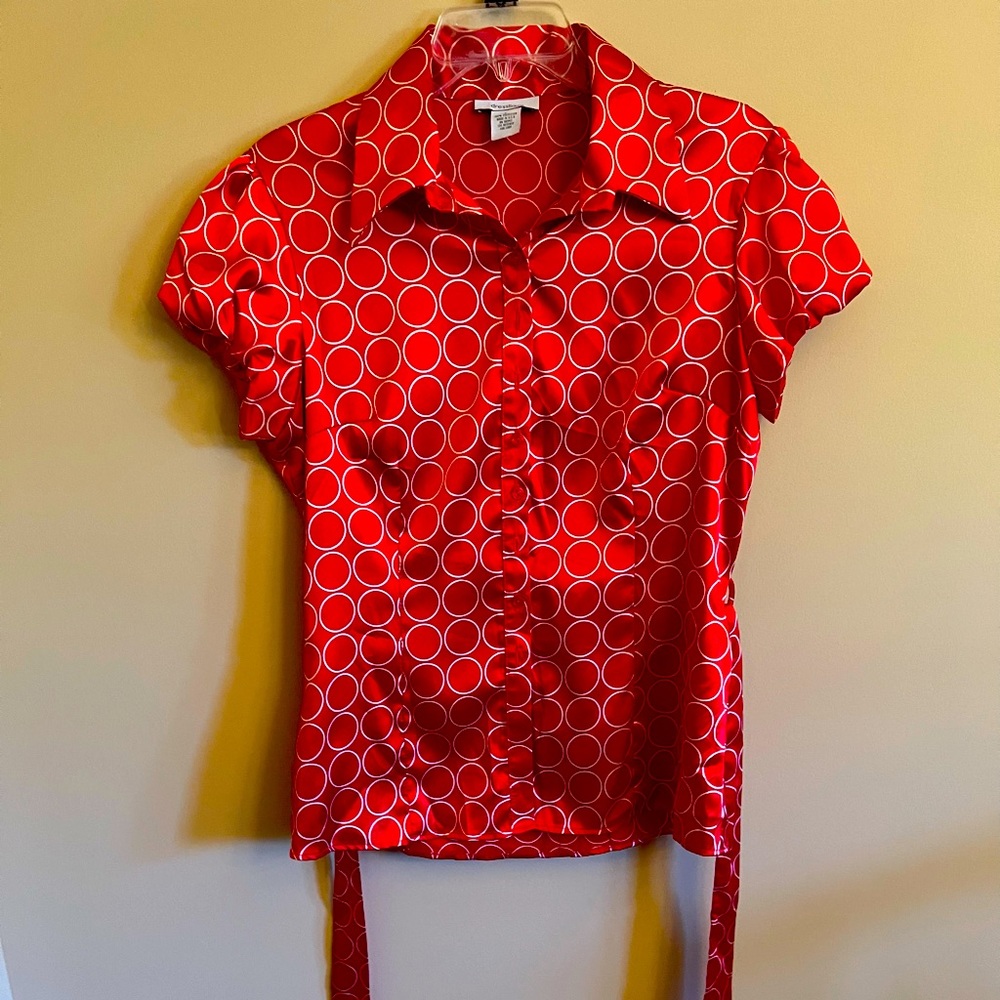 Dress barn women’s shirt. Red sz L